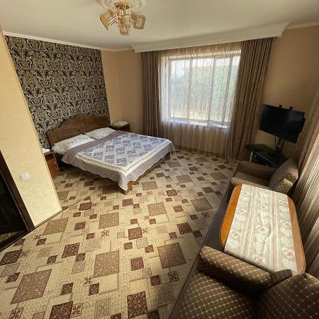 Guest House Eles Каракол Экстерьер фото
