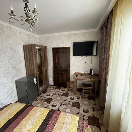 Guest House Eles Каракол Экстерьер фото