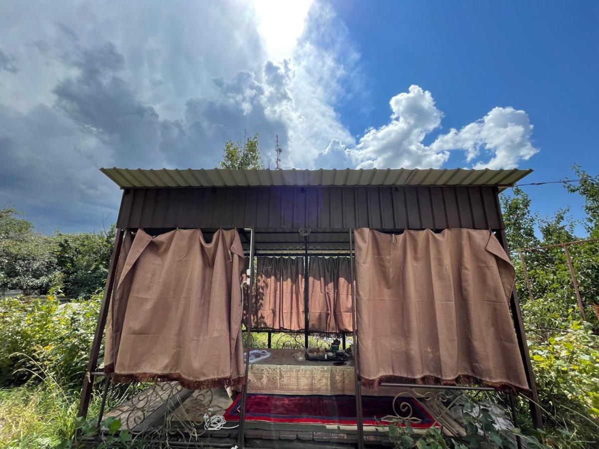 Guest House Eles Каракол Экстерьер фото
